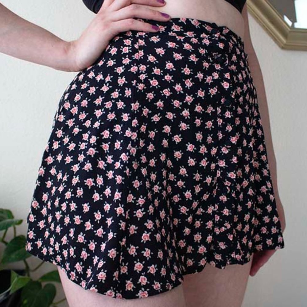 ⋆ brandy Melville floral skirt